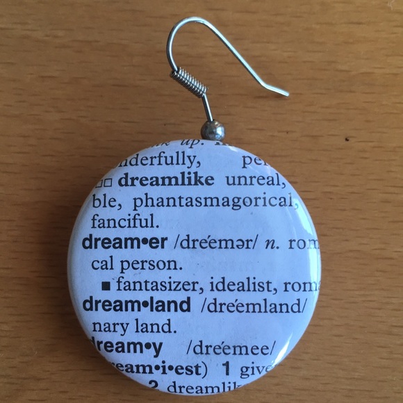 3/$20 Surfer Dreamer handmade earrings set Etsy - Picture 4 of 7